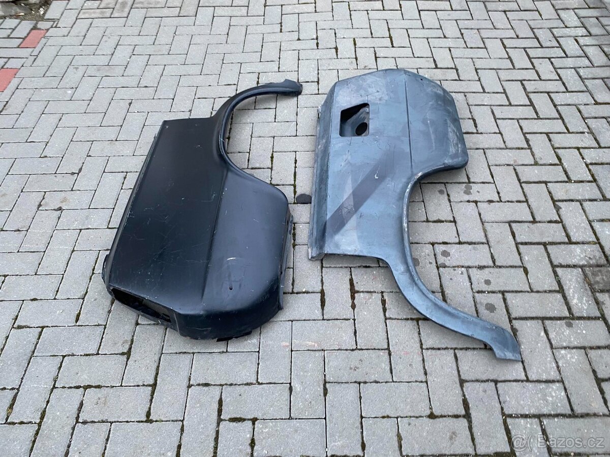 Lada Vaz 2102, zadní blatníky, nové,original Tel 608 445 411 - 7