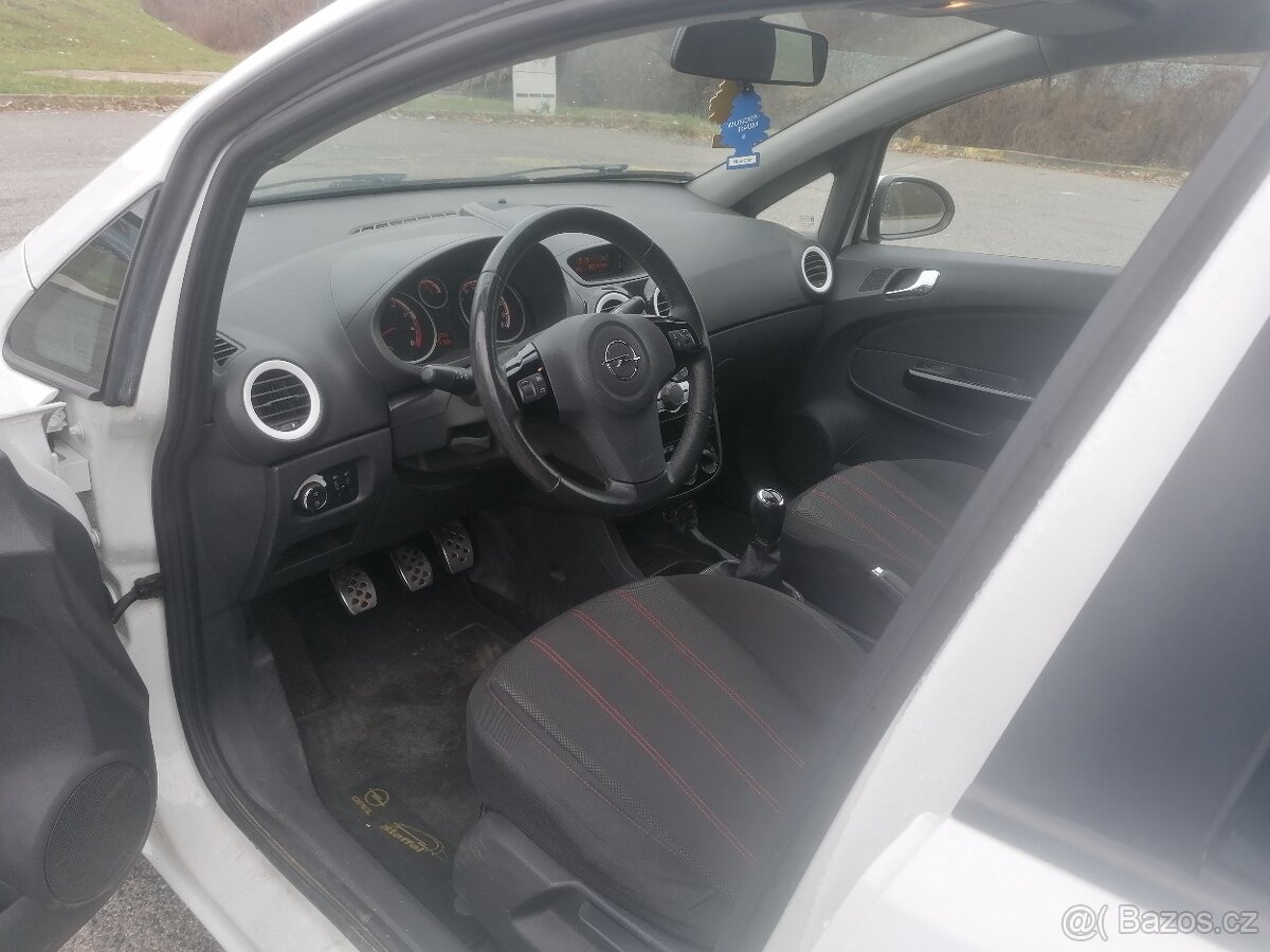 OPEL CORSA 1,4 16V 74kW SPORT - 7