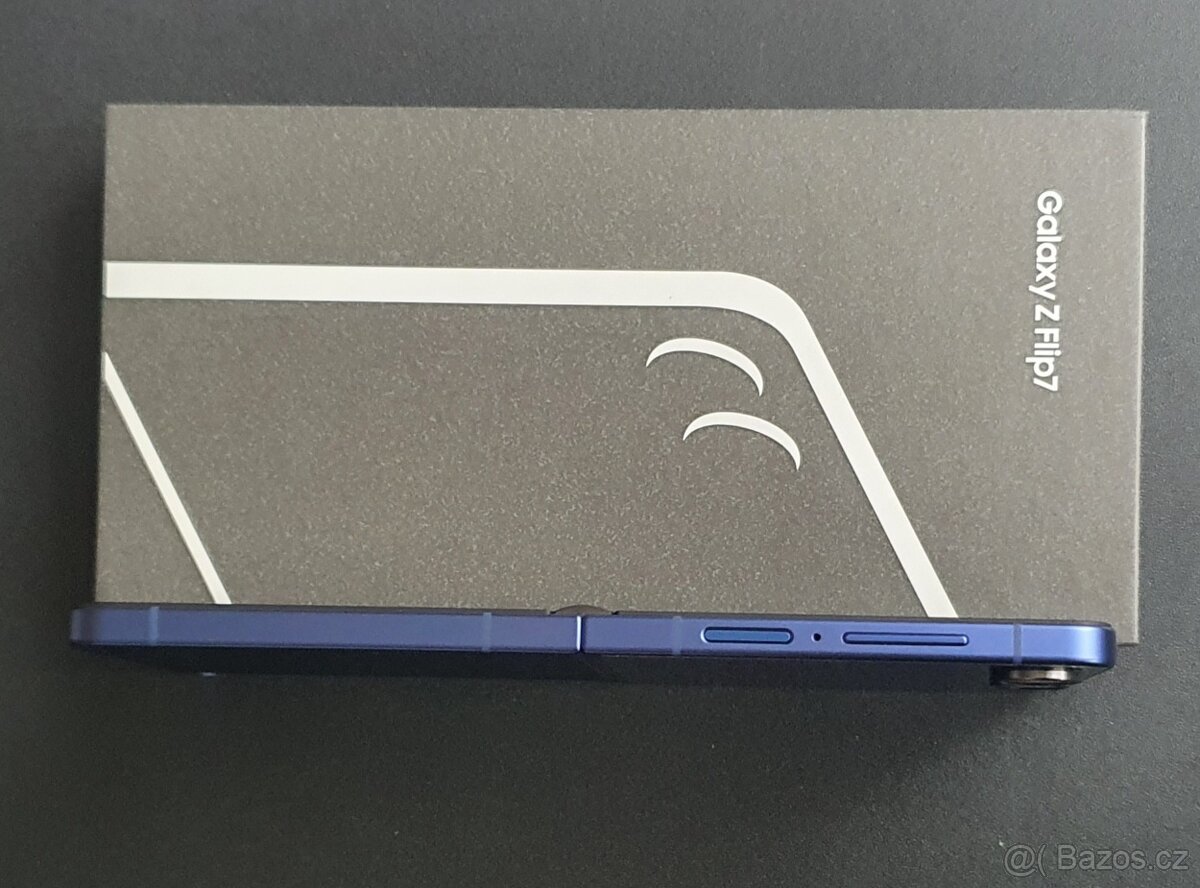 Samsung Galaxy Z Flip7 5G / 12+256 / V záruce do 10/2027. - 7