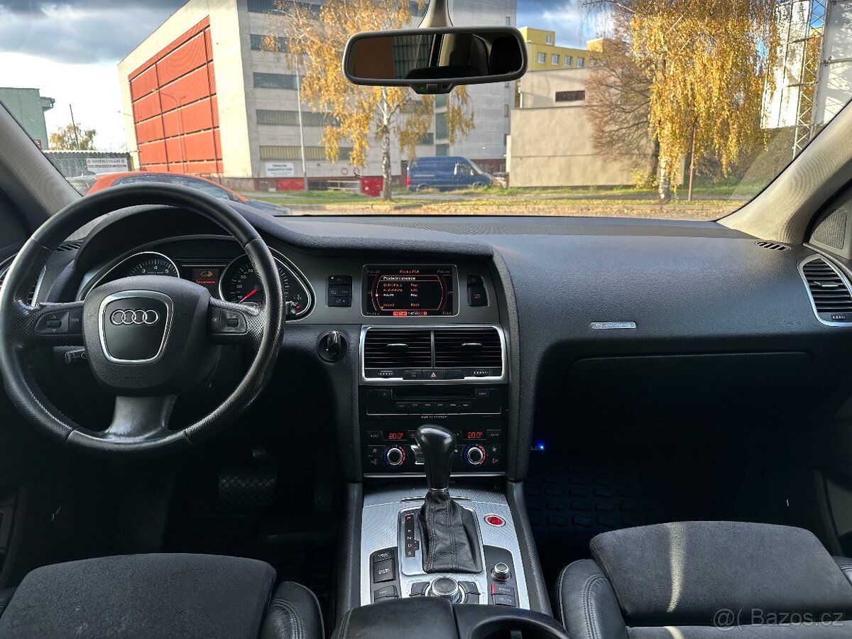 AUDI Q7 4.2 FSI 257KW 7 MÍST - 7