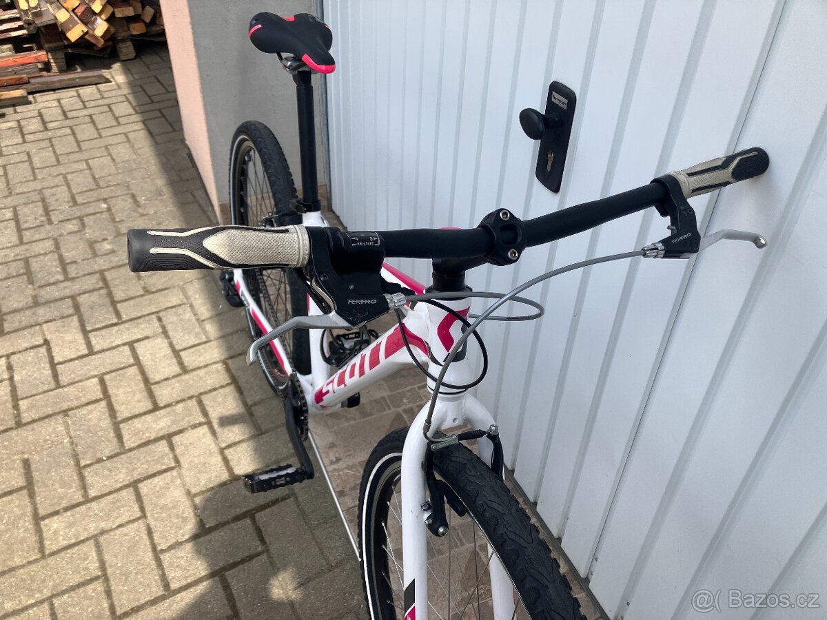 DÍVČÍ NEBO DÁMSKÉ KOLO SCOTT - 7