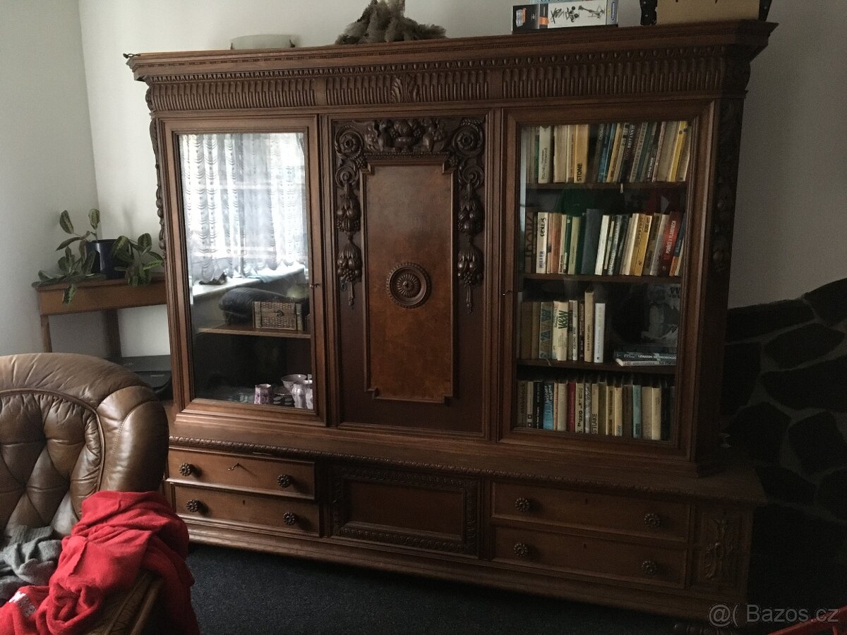Prodáme vitrínu - 7