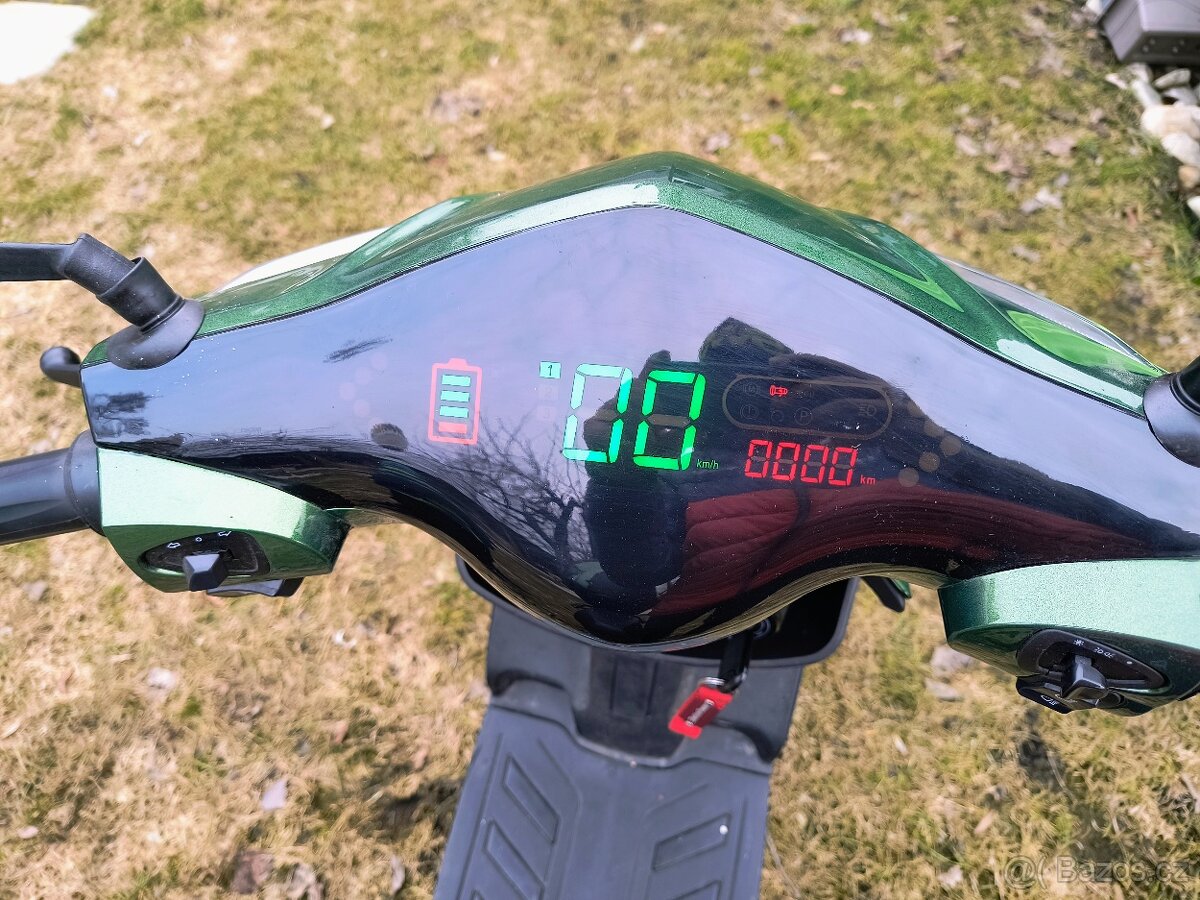 Elektro skútr NOVA M4 - 7