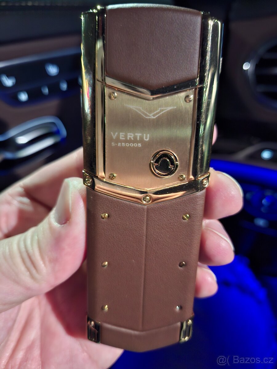 prodám telefon Vertu Signature - 7