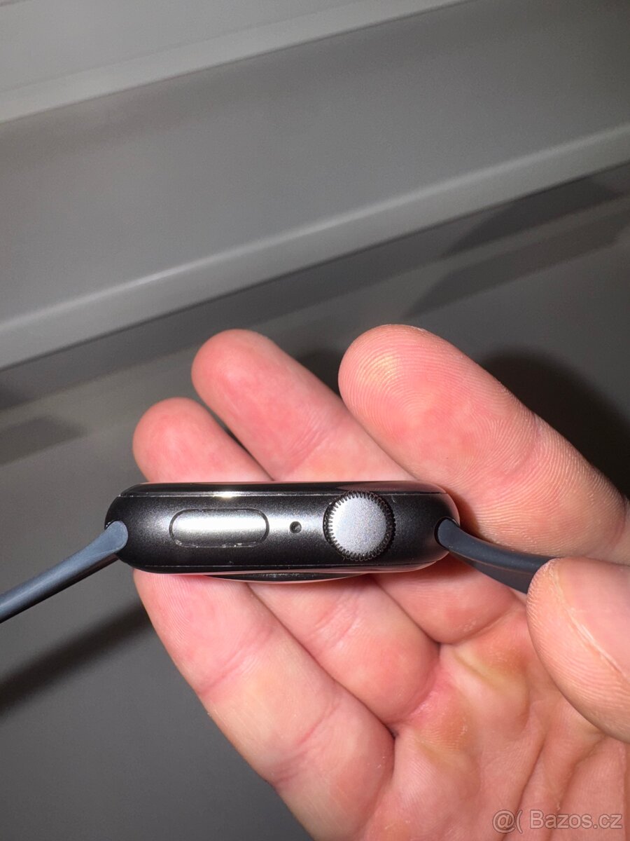 Apple Watch SE 1. Generace 44mm - 7