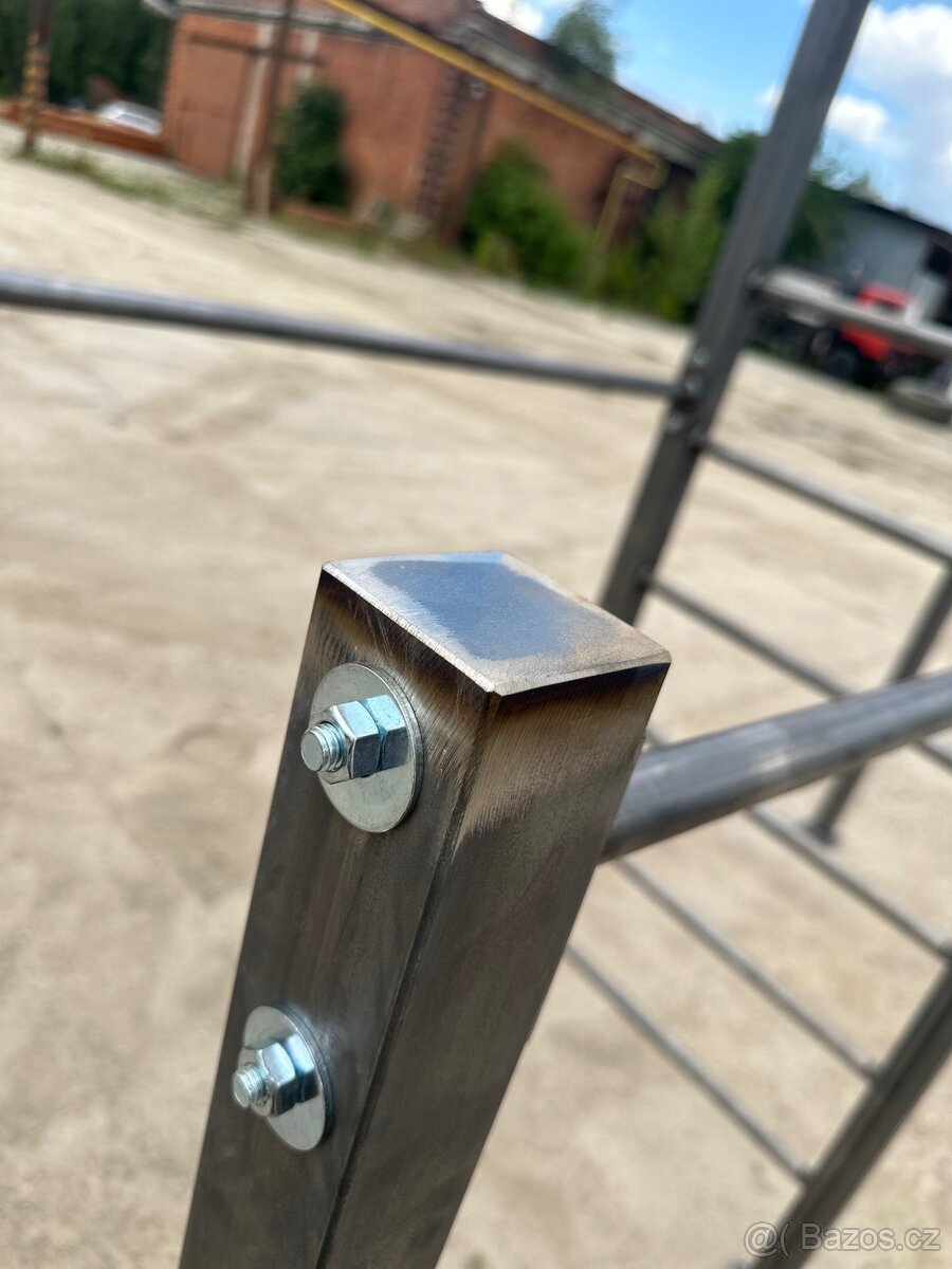 🏋️♂️ Ocelová workout konstrukce - 7