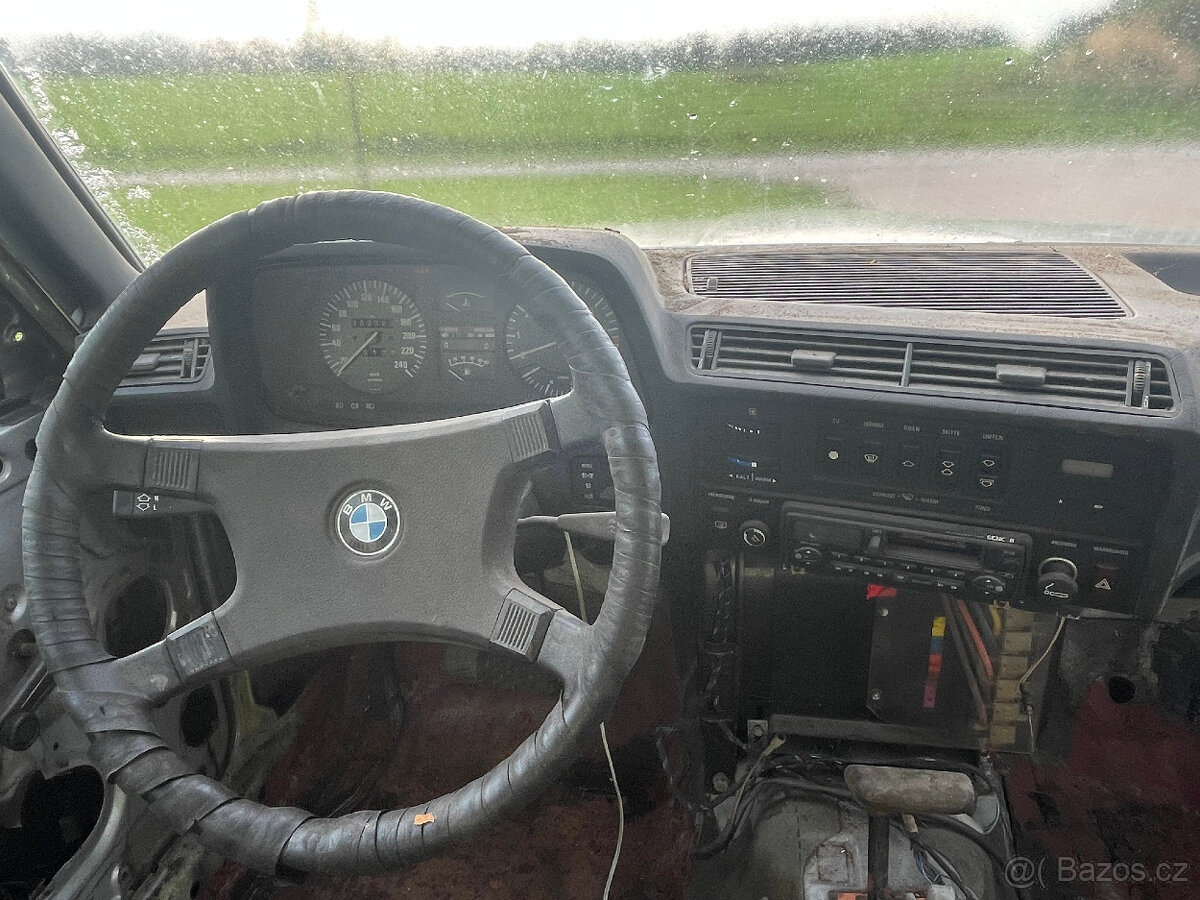 BMW 728 i E23 automat na díly cele auto - 7