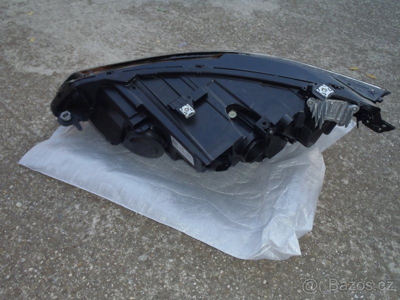 VW GOLF 8 PREDNE SVETLA LAVE PRAVE - 7