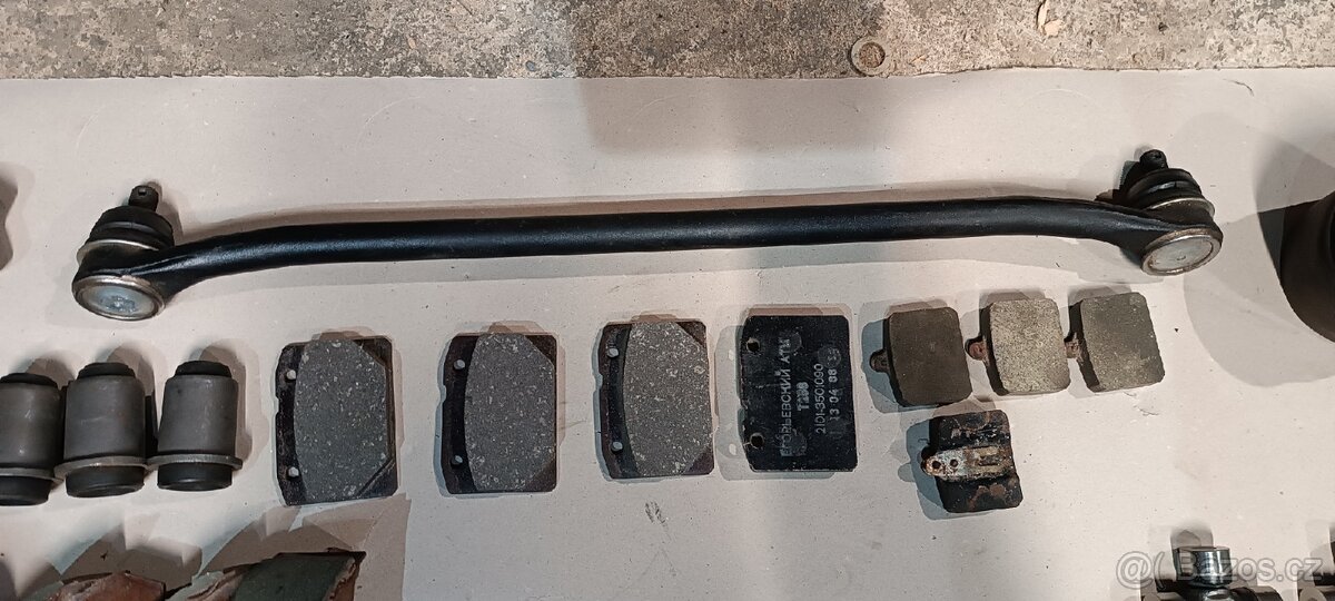 Lada Niva díly + kola - 7