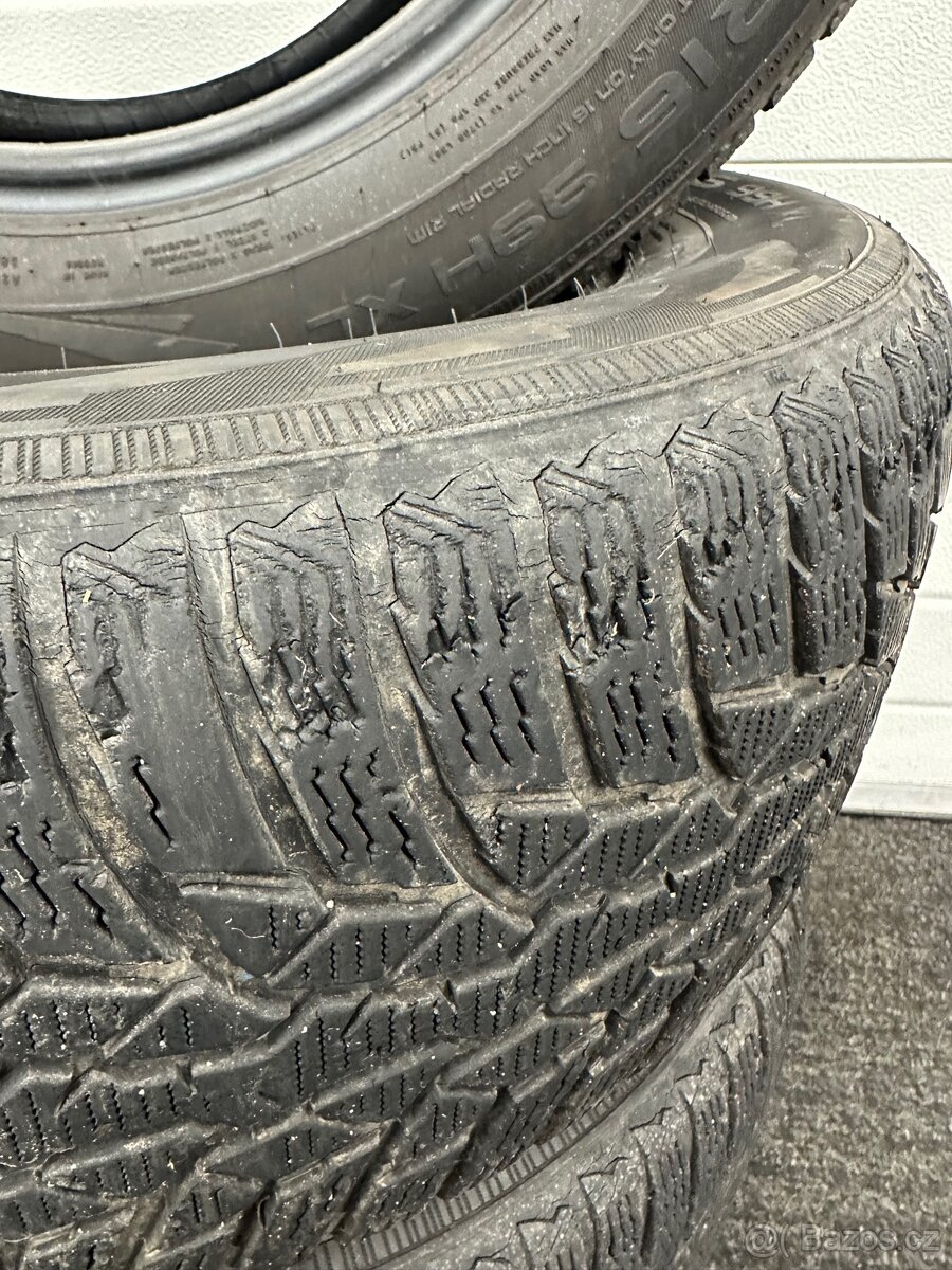 Zimní pneu Nokian 215/60 R16 - 7