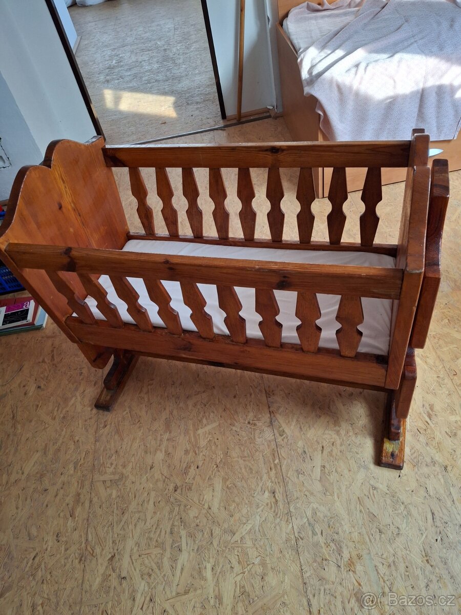 Dřevěná kolébka - 7