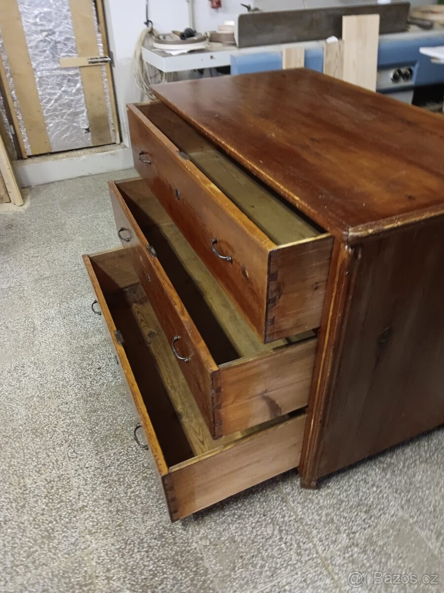 Komoda - 7