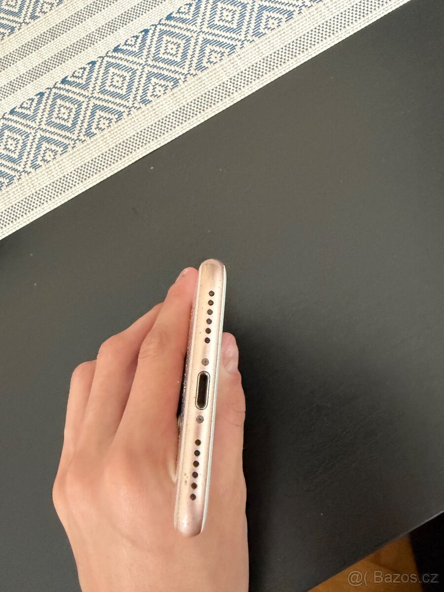 IPhone 8, 64GB - 7