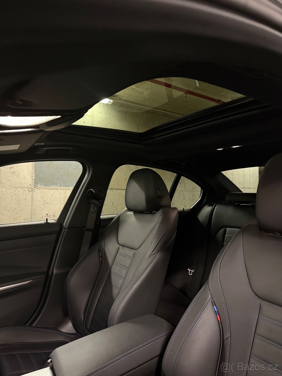 BMW Řada 3, M-Sportpaket/Head-Up/HiFi +++ - 7