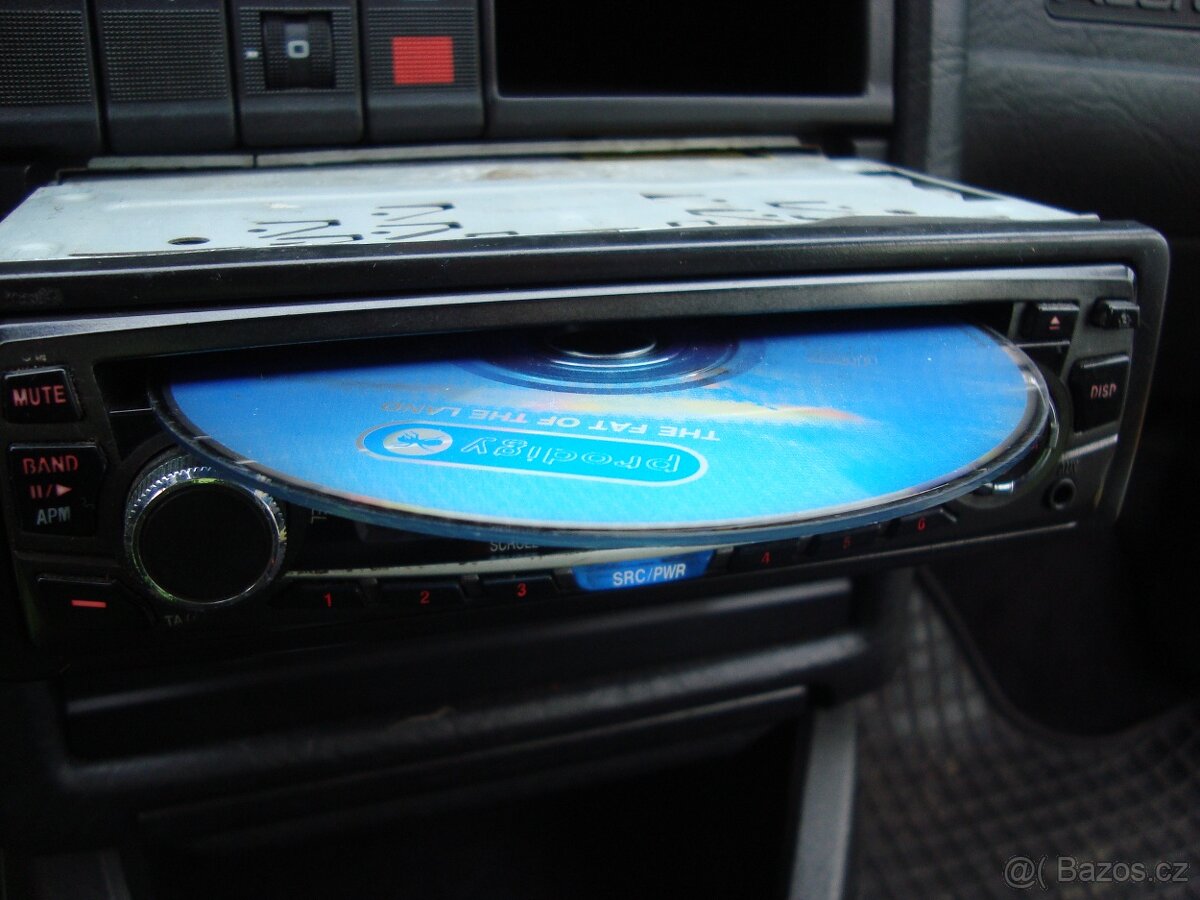 Autorádio na CD a MP3 Panasonic - 7