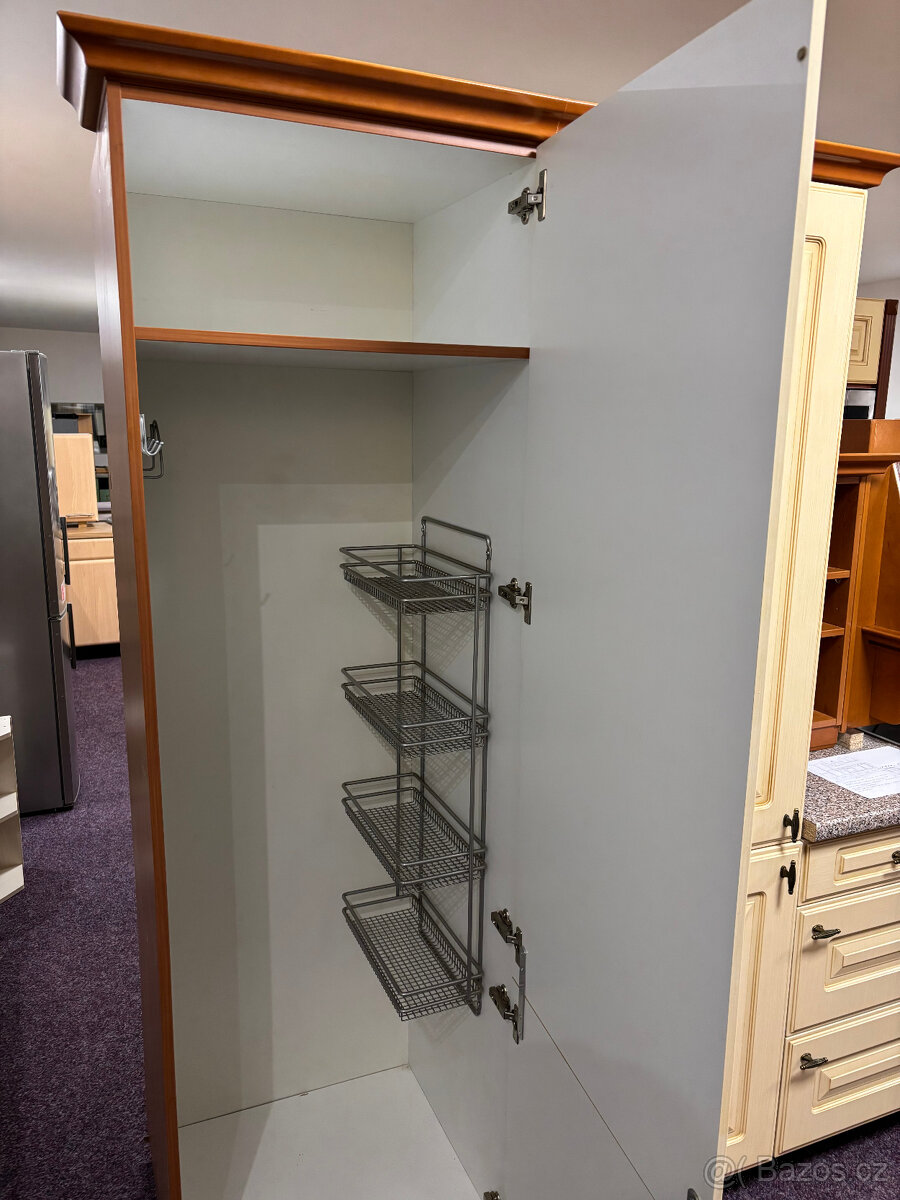 Kuchyňská linka vč spotřebičů - 7