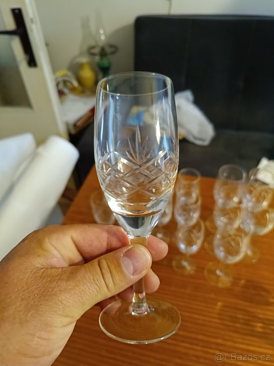 Sada broušených skleniček - 7