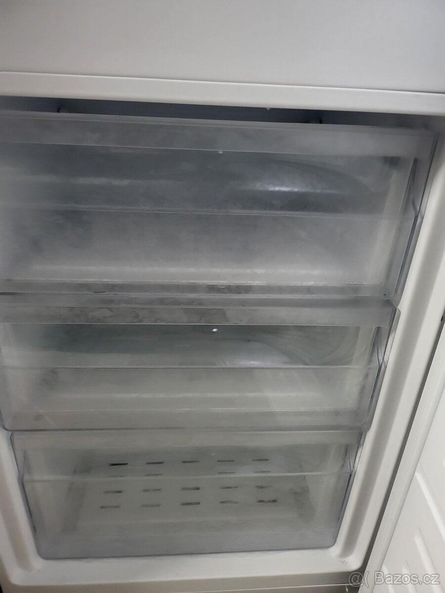 stříbrnošedá lednice 170cm, 3šuplíkový mrazák - 7