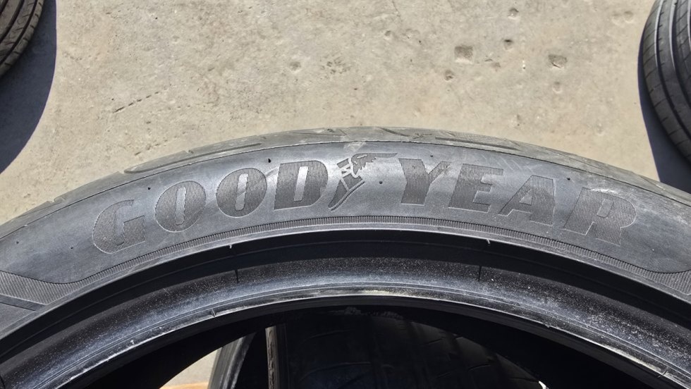 Letní pneu 245/40/19 Good Year - 7
