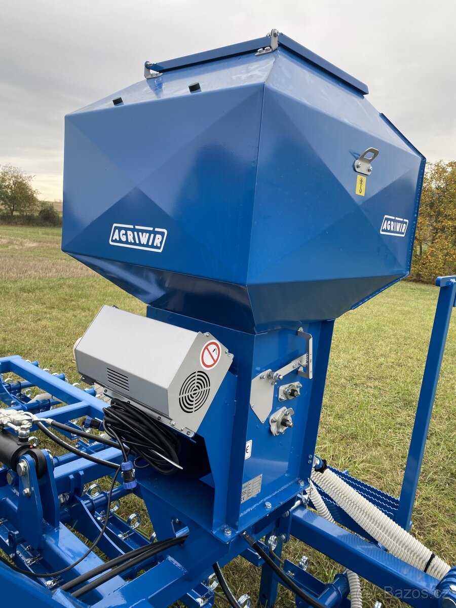 Pneumatická hadicová rozmetadla WIR větší objemy zásobníků - 7