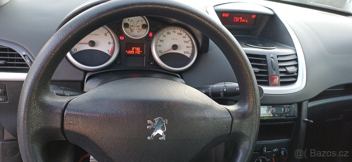 Peugeot 207 1.4 i české auto klimatizace - 7