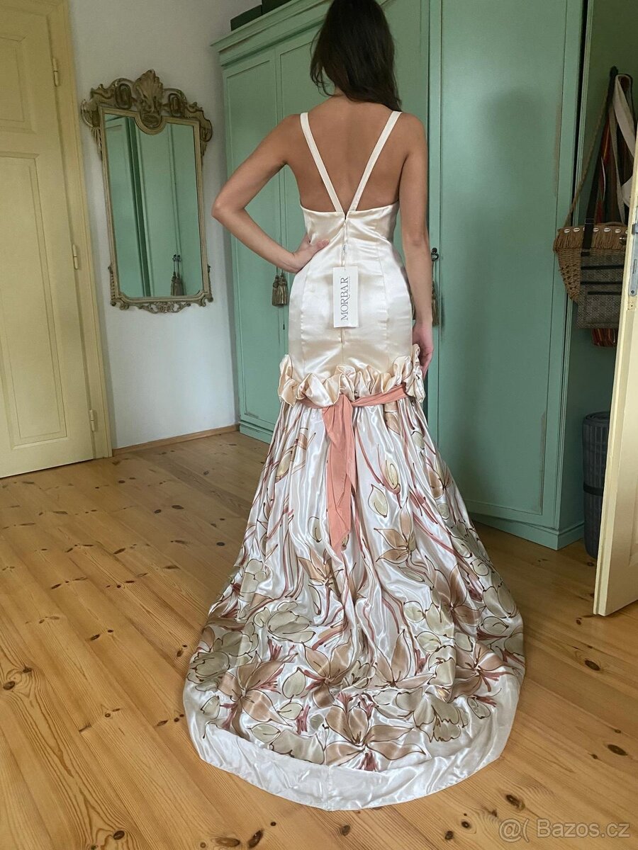 Nádherné luxusní nové hedvábní plesové šaty vyrobené v Itáli - 7