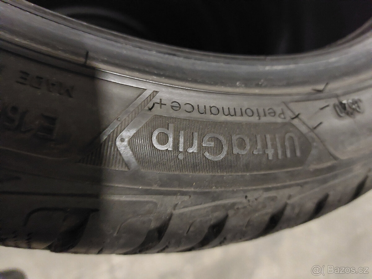 215/45 R18 93V Goodyear UG Performance zimní 4ks - 7