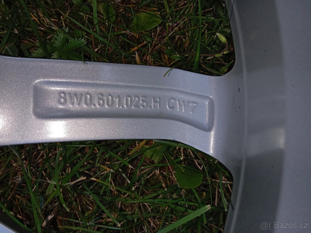 kola Audi 225/40/18 - 7