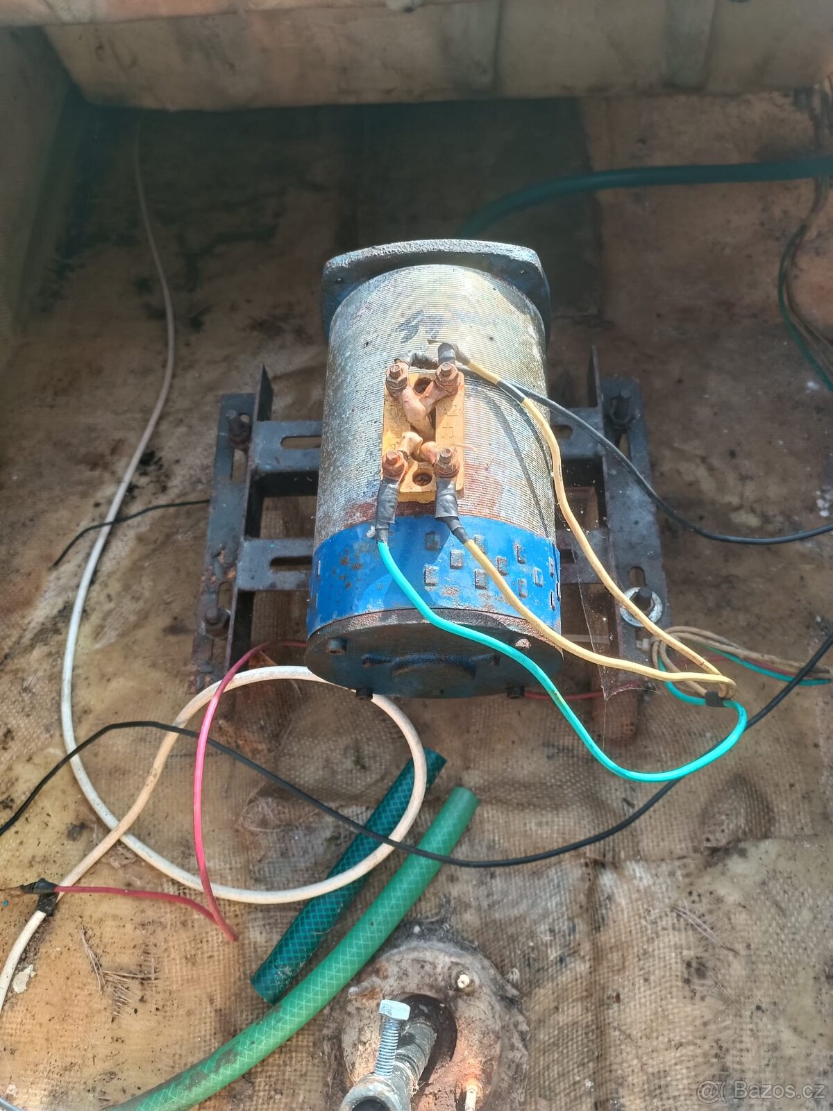 Elektrický motorový člun - 7