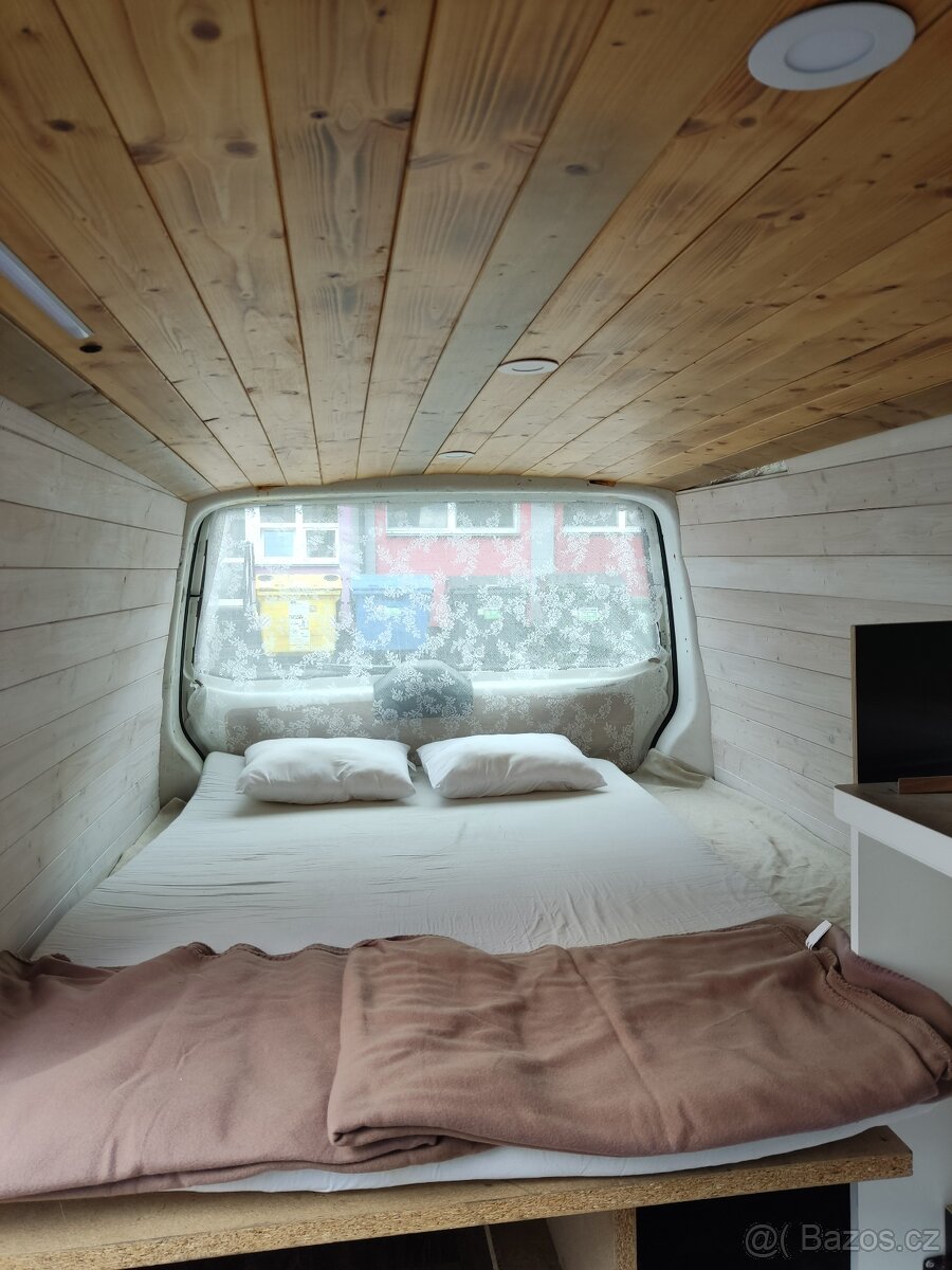 Volkswagen Transporter T5 - obytná dodávka - 7