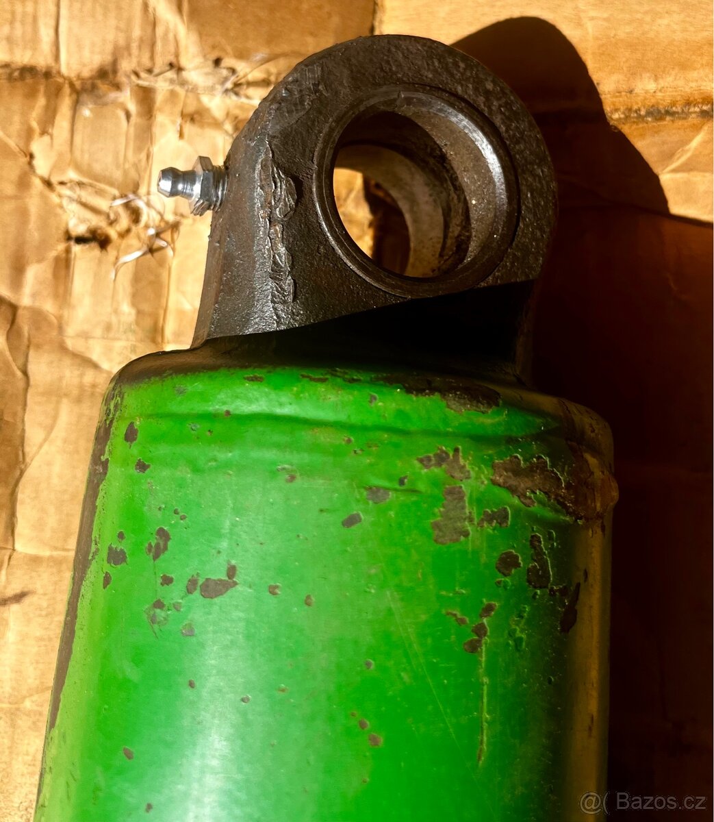 Pístnice John Deere 7600 7700 7800 - 7