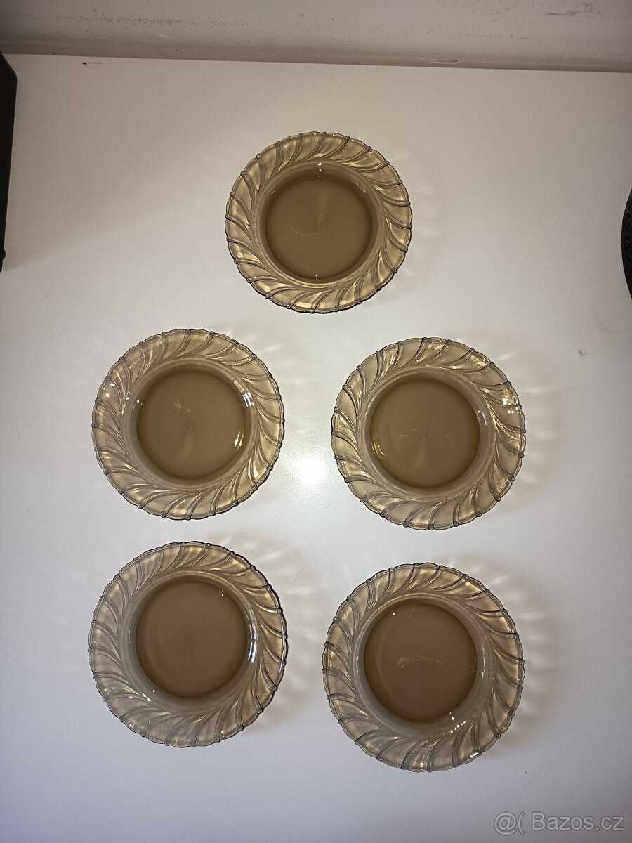 Sada talířů z kouřového skla, 17 kusů - 7