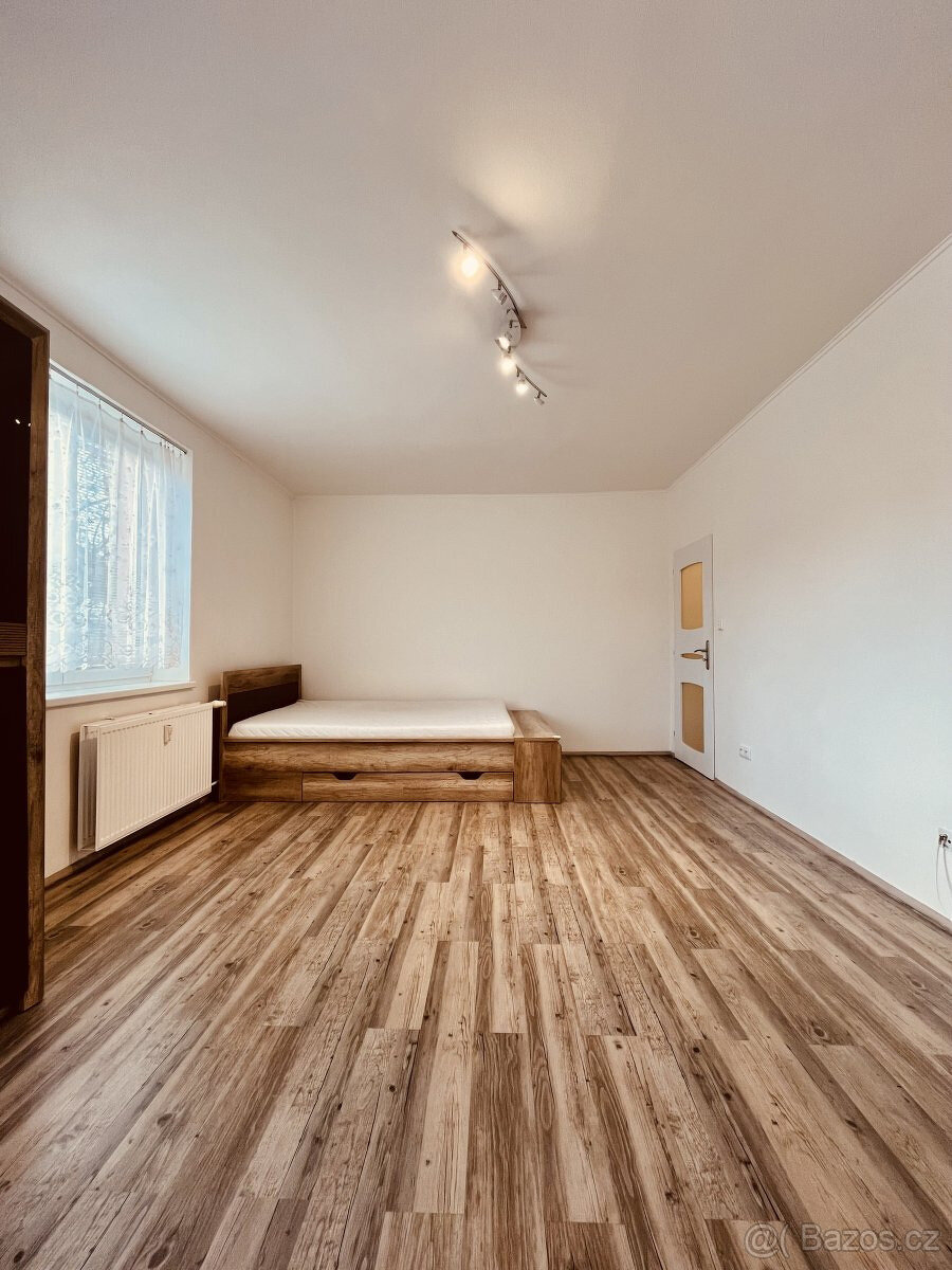 Pronájem bytu 1+1, Garážní, Moravská Ostrava, 8900 Kč/měs, 4 - 7