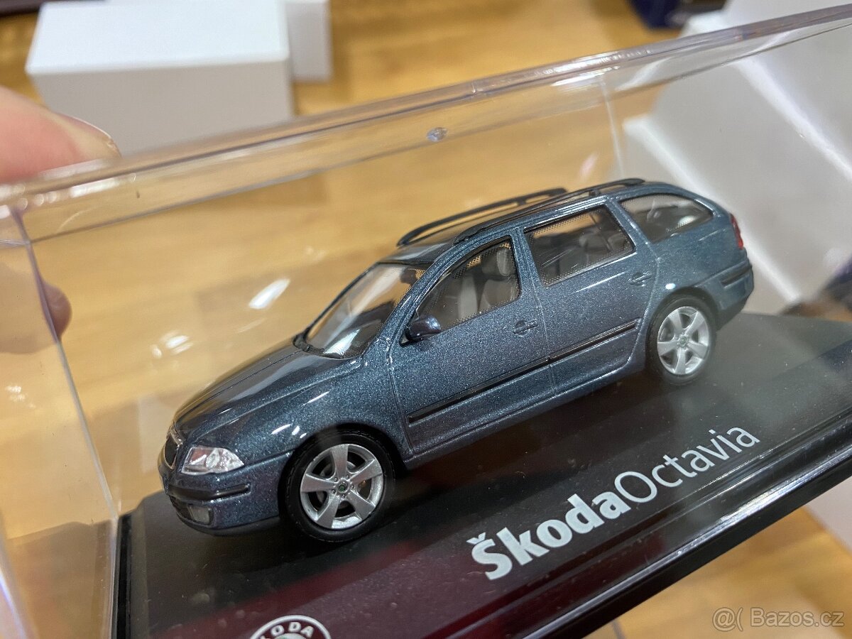 Škoda Octavia 2 sedan + combi, model 1:43, různé barvy - 7