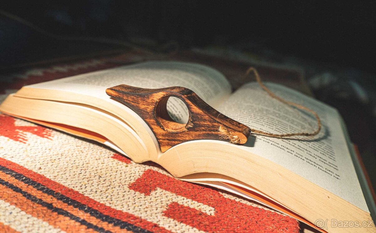 Kniháček - držáček knížky - 7