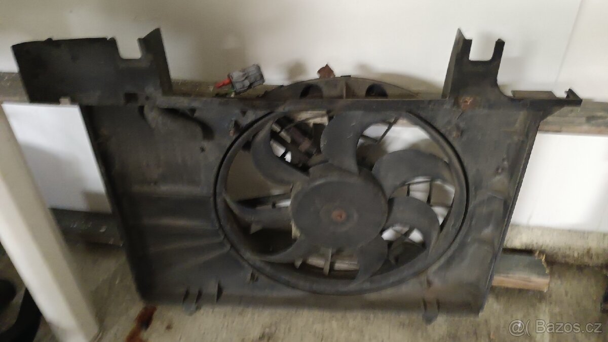 Volvo 850 2,5 TDI 103 kW chladič - 7