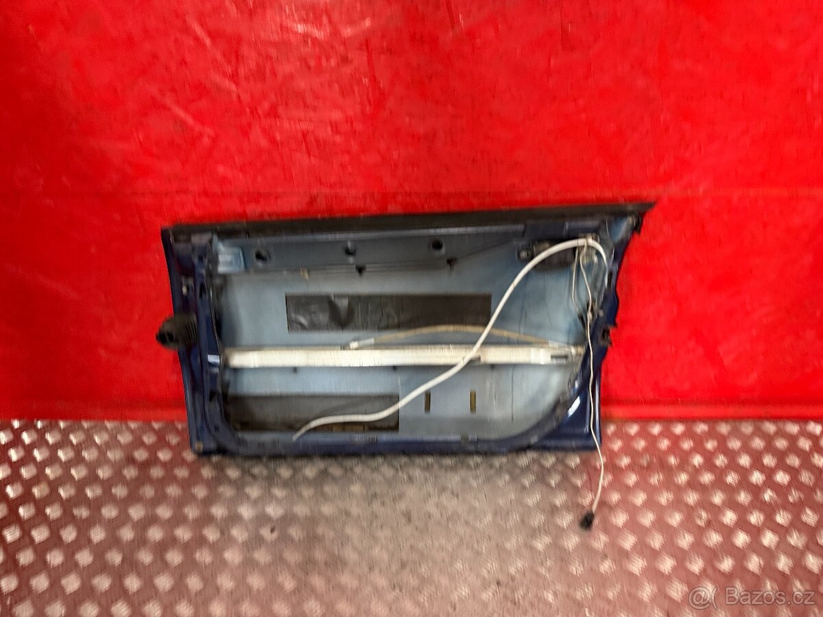 PRAVÉ PŘEDNÍ DVEŘE AUDI A4 B5 MODRÉ - 7