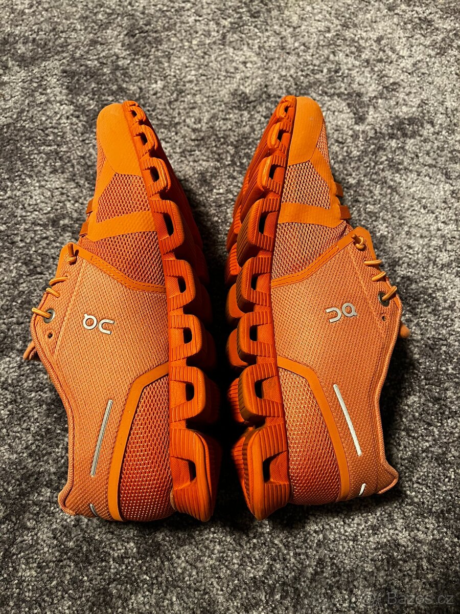 On Running, model Cloud, velikost 38,5 - 7