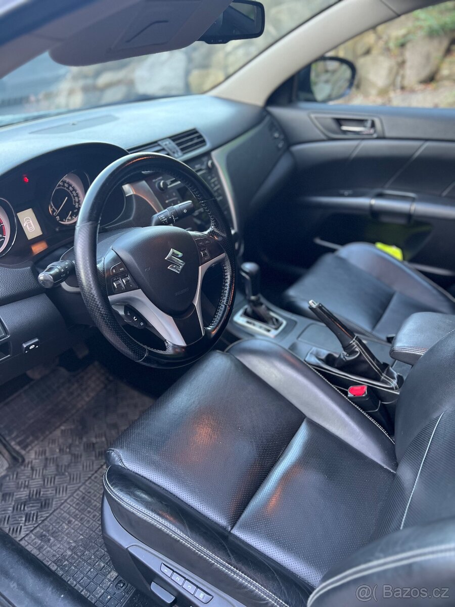 SUZUKI KIZASHI 2.4 4WD - 7