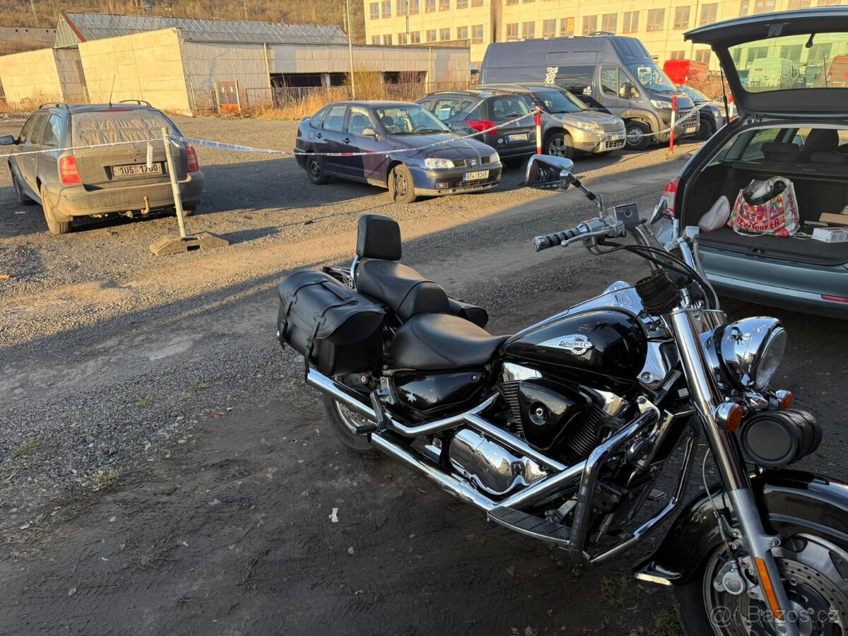 Suzuki Intruder - 7