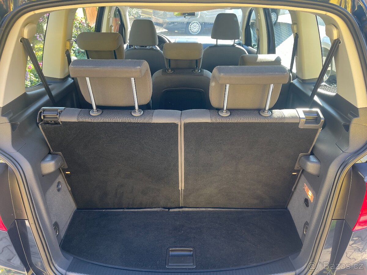 Volkswagen Touran, 7 místný, 1,6 TDI, 77 Kw, r.v. 2015 - 7