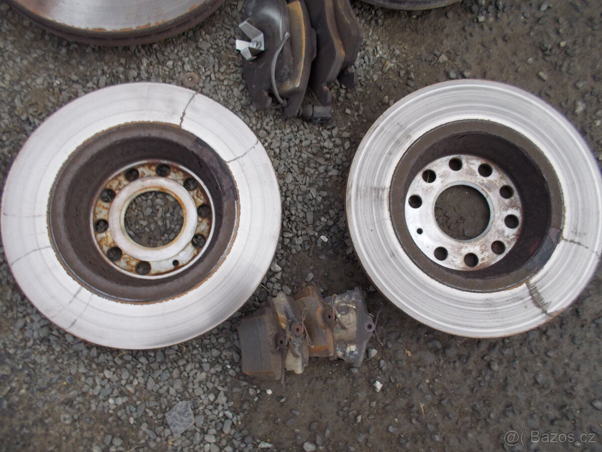 Díly podvozku VW Passat B7 - 7