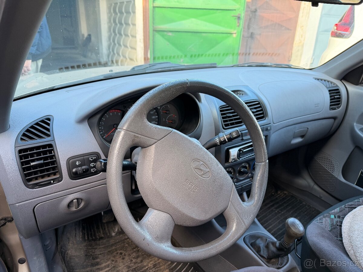 Hyundai ACCENT - 7