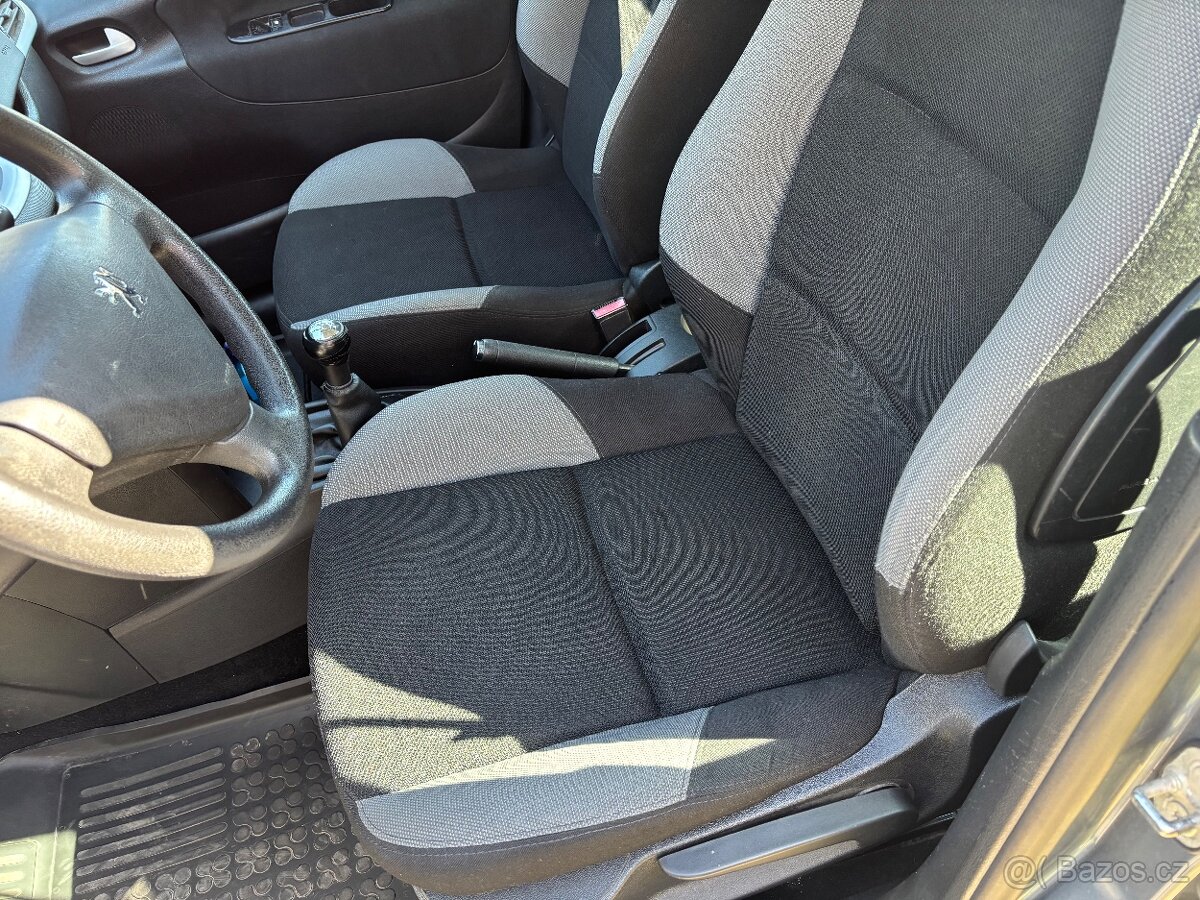 PREDÁM PEUGEOT 207 1,4hdi - 7