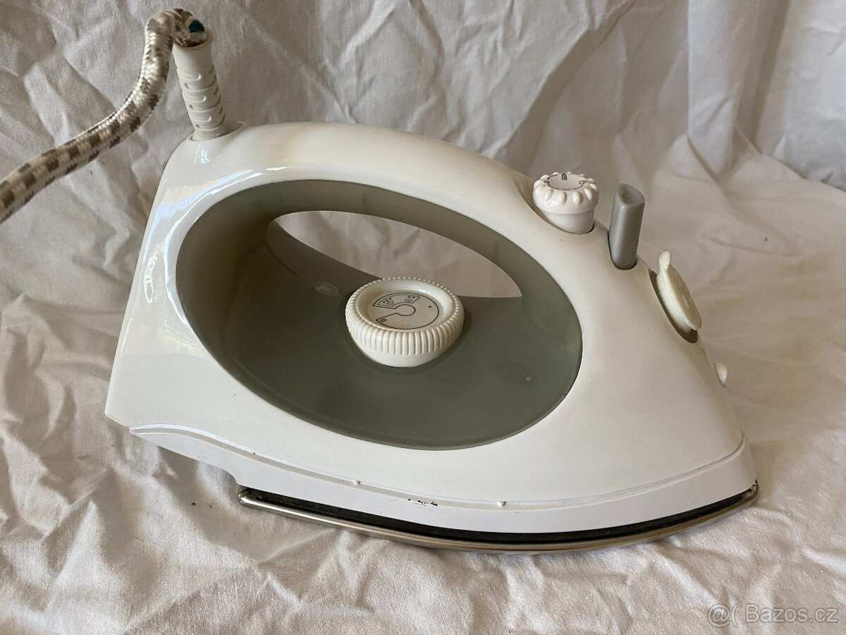 Napařovací žehlička Melissa Art. No. 641031, Type No.CEA-555 - 7