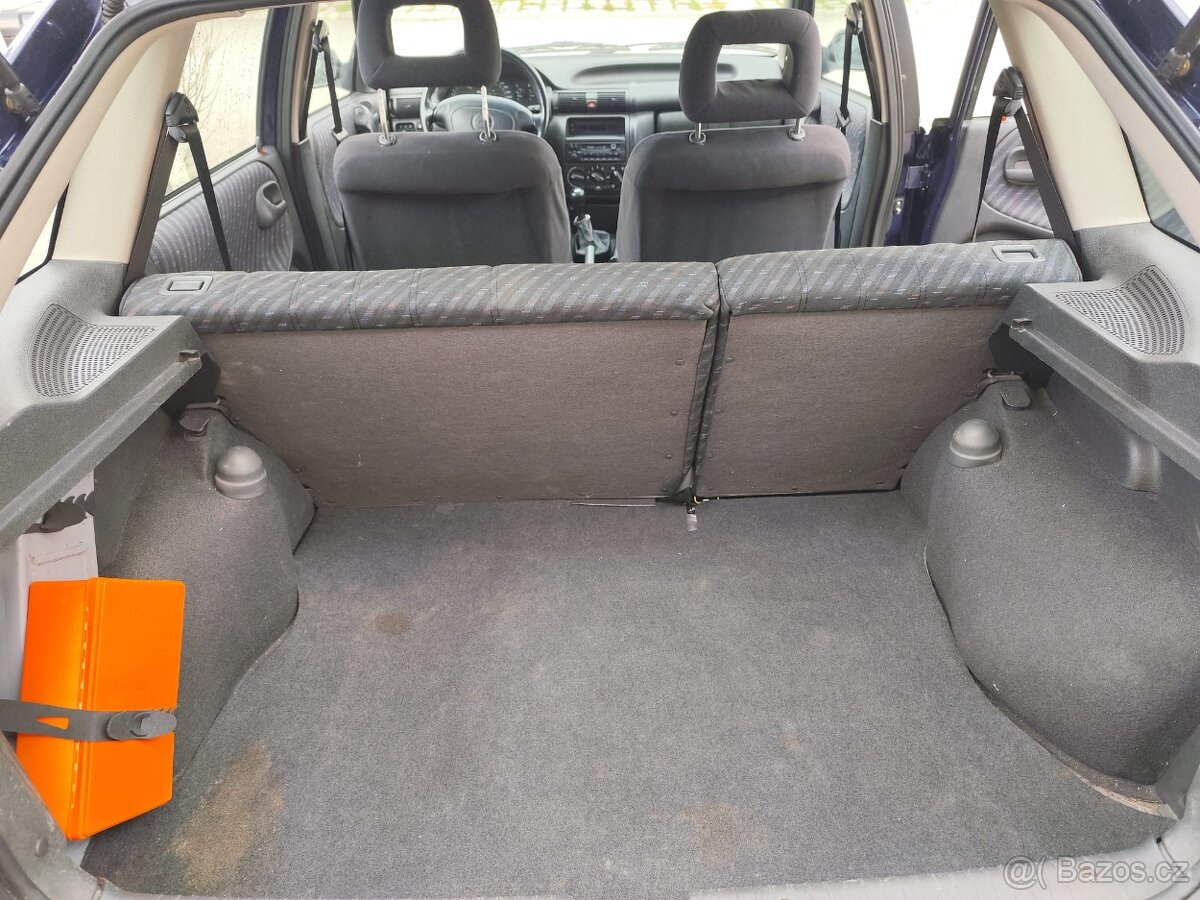 Opel Astra 1,4 Benzín - 7