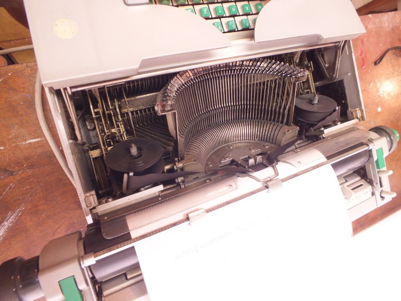 Psací el. stroj Olivetti - 7