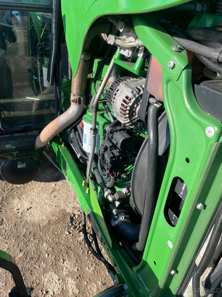 Predám traktor JOHN DEERE 5820 - 7
