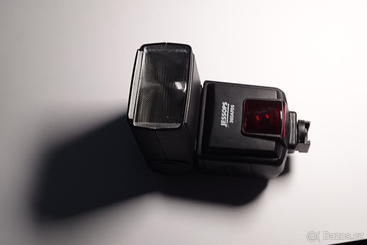 Jessops 360AFDC blesk se zoomem - 7