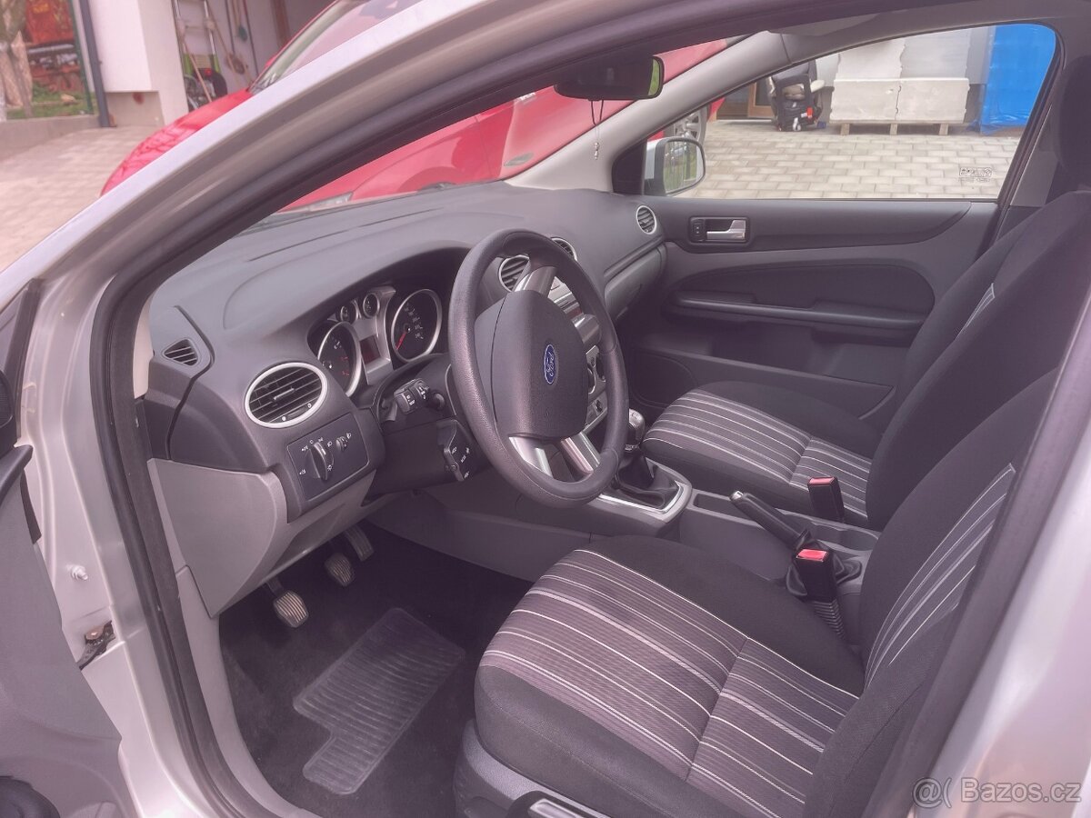 Ford Focus 1.6 benzín 74kW - 7